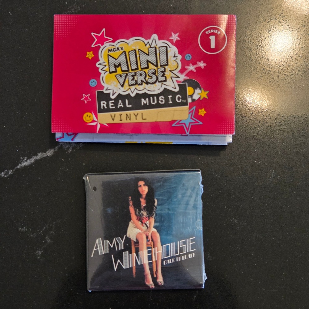 MGA Miniverse Real Music Vinyl Amy Winehouse Back to Black Black Series 1